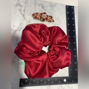 NEW scrunchie and large hair clip.